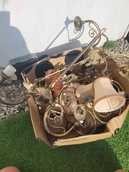 Photo of free brass lamp and kinkiets (CF3, llanrumney)