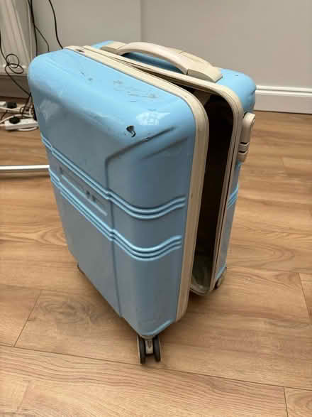 Photo of free Carry on suitcase (Reading RG2) #1