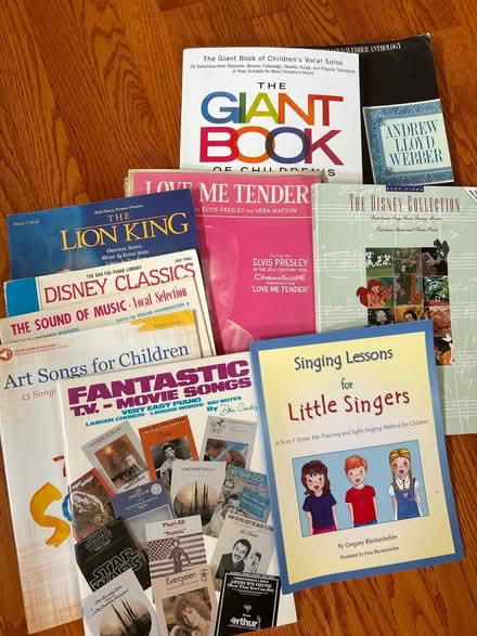 Photo of free Beginner piano/song books (Van Ness/Tenleytown) #1