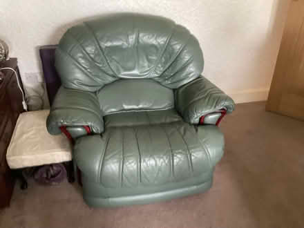 Photo of free 2 seater settee 1 recyliner chair (Green Lane CV3) #2