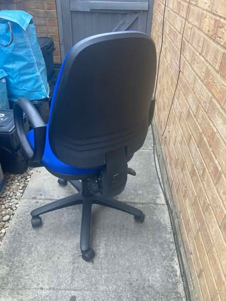 Photo of free Blue office chair (SN25) #2
