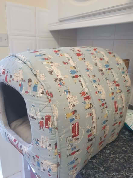 Photo of free Cat Bed - Cave type. (Pangbourne RG8) #1