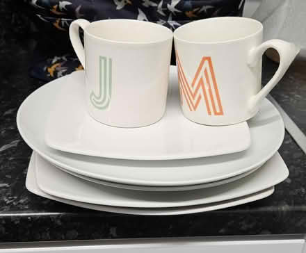 Photo of free 2 cups and 5 plates of diff sizes (New Malden, KT3) #1