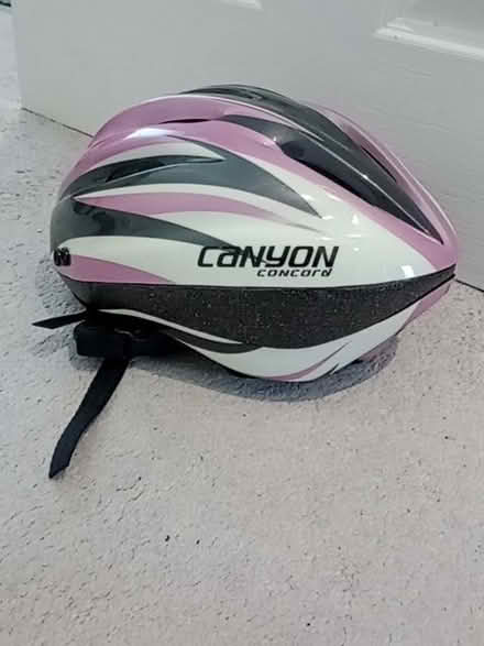 Photo of free Cycle helmet (GU51) #1