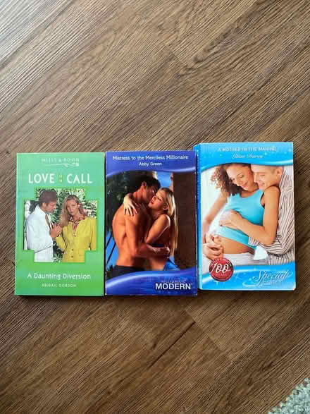 Photo of free 3 Mills and Boon Books (Witney OX28) #1