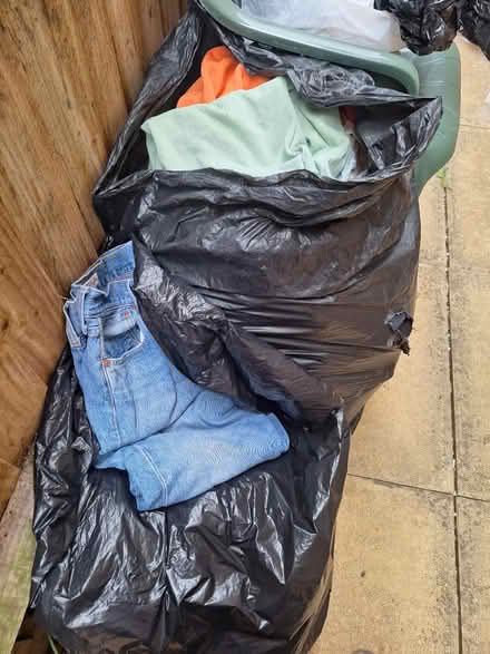 Photo of free b. q (Romford RM7 9EB) #2