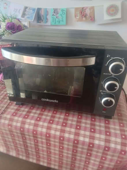 Photo of free Small table top oven (Lea Cross SY5) #1