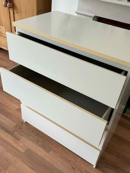 Photo of free Chest of drawers (SE25) #1