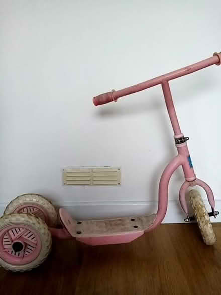 Photo of free 3 wheel kids scooter (Chells SG2) #1