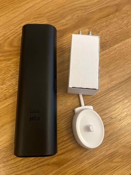 Photo of free Oral B charger and case (Gunthorpe) #1