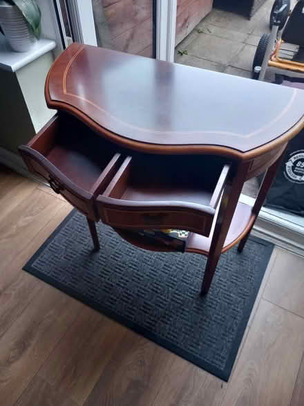 Photo of free Table (Scarlett avenue HP22) #3