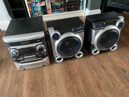 Photo of free Philips CD/MP3/Tape + Speakers (Witney OX28) #1