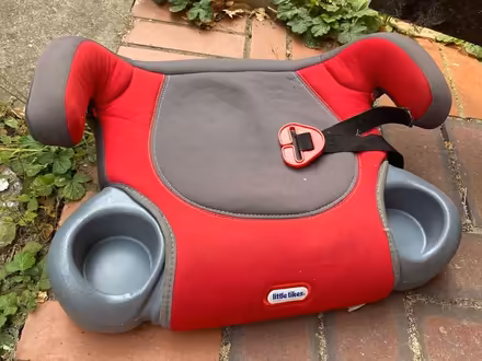 Photo of free Child car Booster seat (Aylesbury hp20) #1