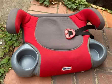 Photo of free Child car Booster seat (Aylesbury hp20) #1