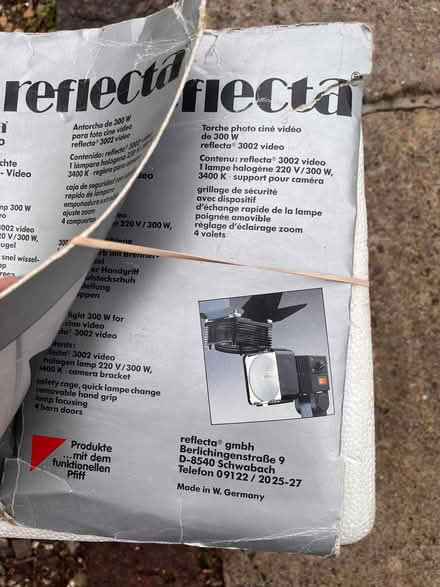 Photo of free Photo Video Cine lamp 200v/300w (Hales Bridge RH5) #3