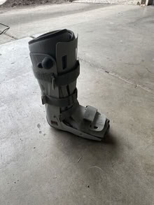 Photo of free walking boot #1