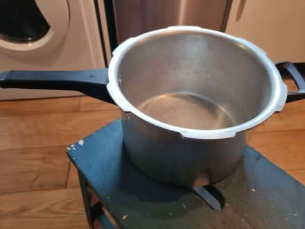 Photo of free Pots and pans (Burntisland KY3) #1