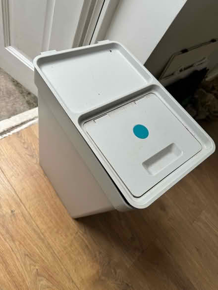 Photo of free Medium/large bin (SW4) #1