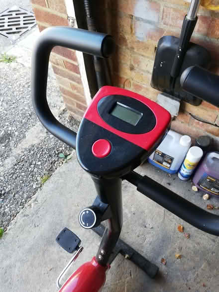 Photo of free exercise bike (Redbourn AL3) #1