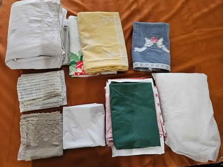 Photo of free Varios linens, sheets, etc (Somerset) #1