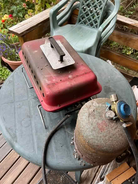 Photo of free Small gas barbecue (Cutteslowe OX2) #1