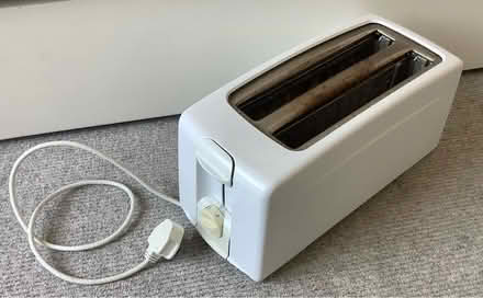 Photo of free 4 slice toaster (Wimbledon SW19) #1