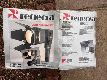 Photo of free Photo Video Cine lamp 200v/300w (Hales Bridge RH5) #1