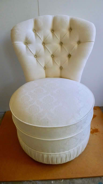 Photo of free Round chair (Marlow SL7) #1