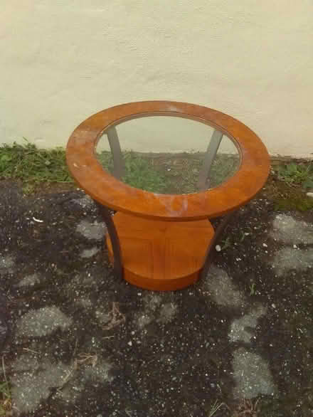 Photo of free Round wood table (1016 Quince Orchard Rd. Gaith.) #2