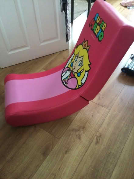Photo of free Child’s gaming chair (Mitcham CR4) #1