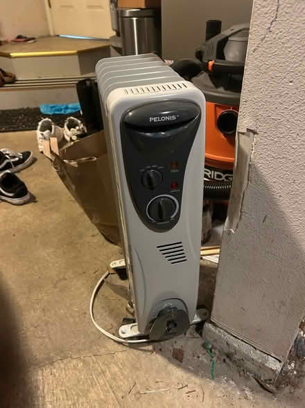 Photo of free oil heater (Artondale/Cromwell) #1