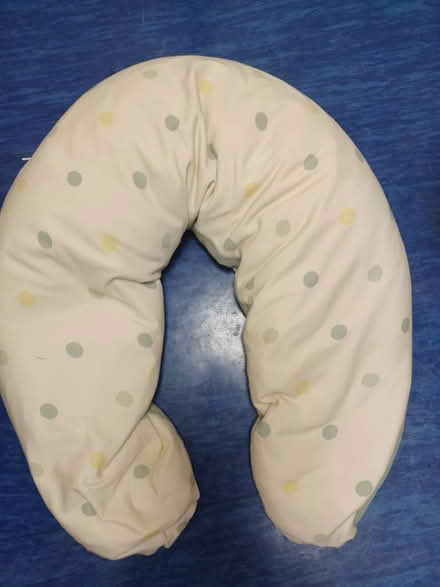 Photo of free Pillow (New addington) #1
