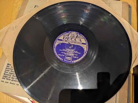 Photo of free Old gramophone records (Knowle B93) #1