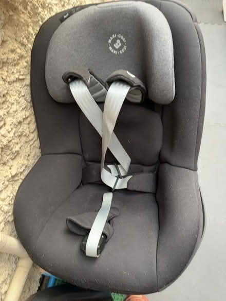 Photo of free Maxi Cosi car seat. This is in good condition and has never (Top Amersham HP6) #2