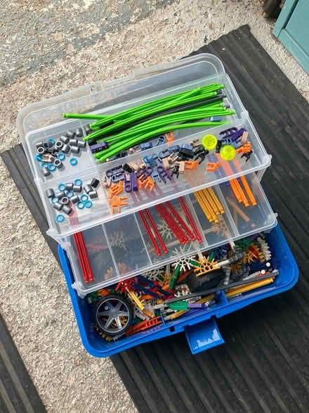 Photo of free Knex toy kit set (GU24 Bisley) #1