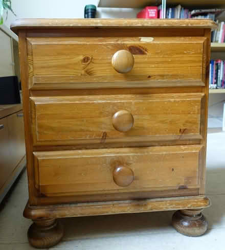 Photo of free 3 drawers pine bedside table (tooting SW17) #1