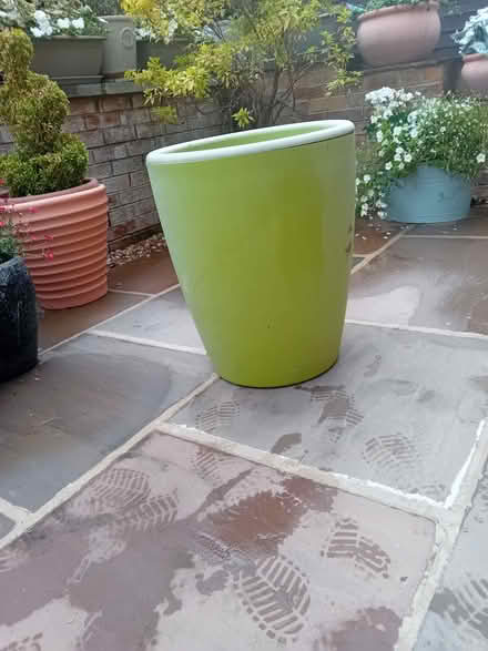 Photo of free Large plastic garden pot (Bilton HG1) #1