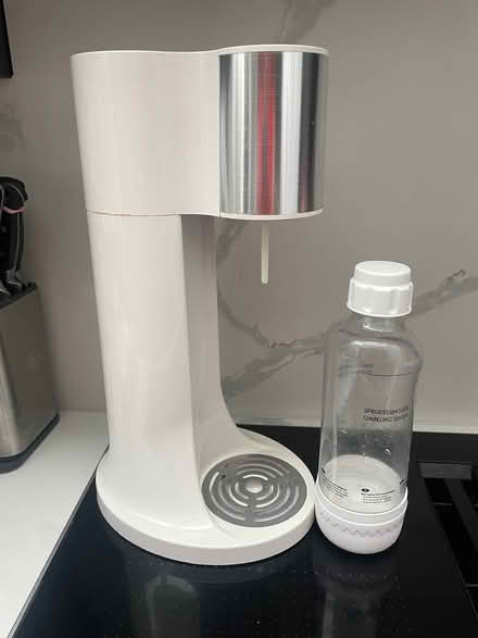 Photo of free sparkling water maker and bottle (Furzedown Tooting) #1