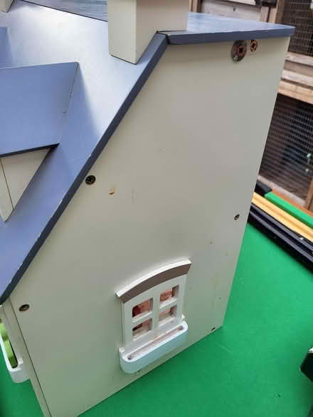 Photo of free Dolls house (GL51) #3