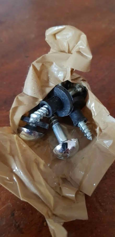 Photo of free Wall mirror with screws (HP10 penn) #3