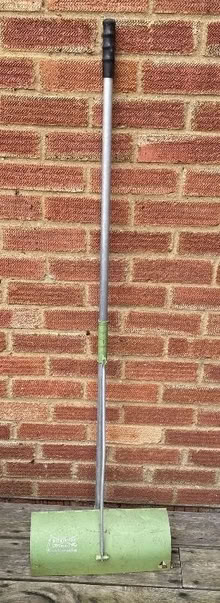Photo of free Long-handled leaf grabber (Top Amersham HP6) #1