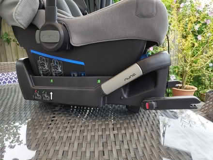 Photo of free Baby car seat and iso fix mount (RG31 Tilehurst) #2