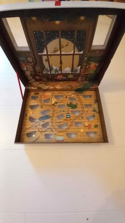 Photo of free Christmas theme gift box (Woodford E18) #2