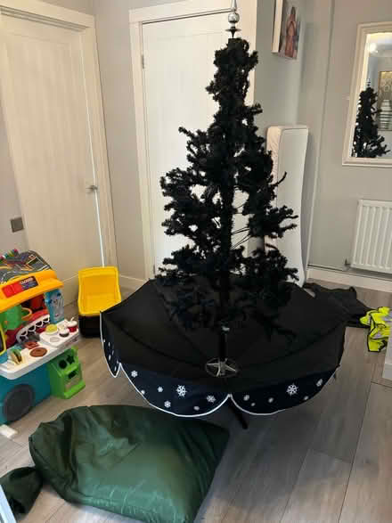 Photo of free Snowing Christmas tree (Basildon, SS13) #1