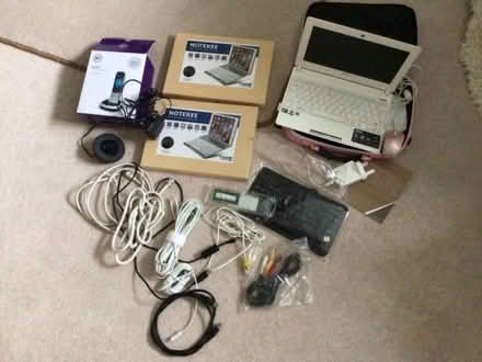 Photo of free Computer stuff and various cables (Burford OX18) #1