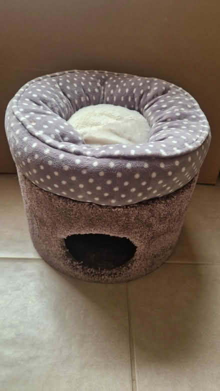 Photo of free Cat cave and bed (Stotfold SG5) #1