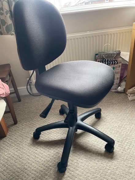 Photo of free Office desk chair (Garden City OX5) #3