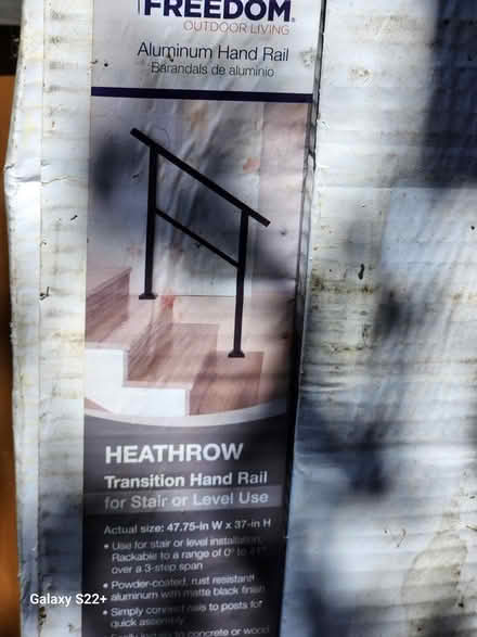 Photo of free Heathrow Transition Handrail (North Tabor/Montavilla) #2