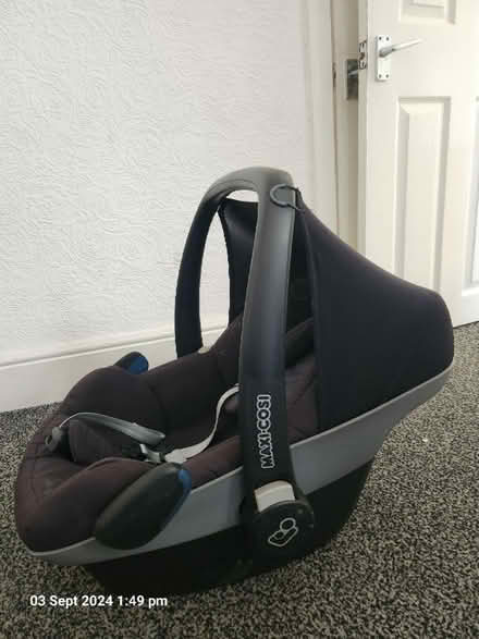 Photo of free car seat Maxi cosi with fix base (M6 6ED) #3
