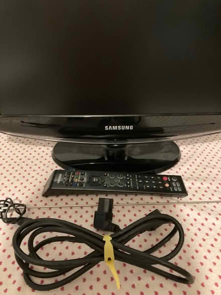 Photo of free Older flat screen TV (Pembroke Pines) #3